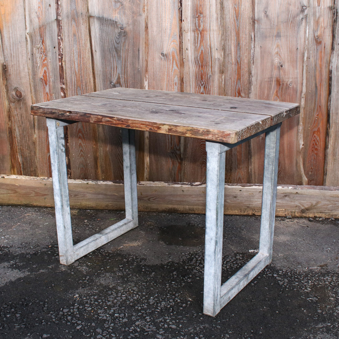 Clearance: Larch Wood Garden Table 01